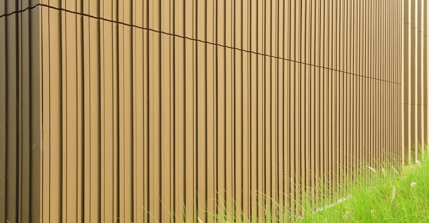 ผนังตกแต่ง เอสซีจี รุ่นเฟรทเวิร์ค ลาย Cube-3 ขนาด 100x100x0.8 ซม. สีรองพื้น